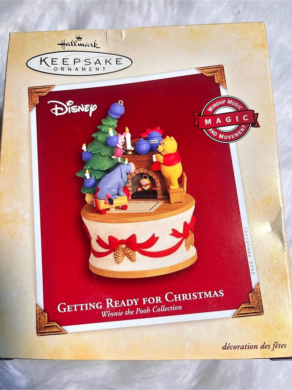 Hallmark 2004 Getting Ready for Christmas Disney Music Box